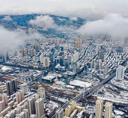 色彩繪風(fēng)景丨雪落西寧